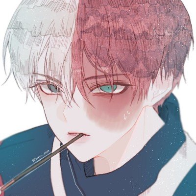 小车在夜市未及时挪走被丢满垃圾